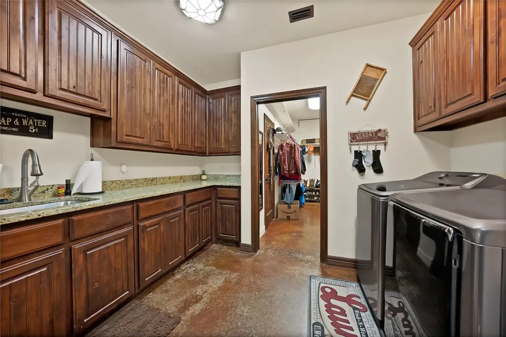 411 N Oak Branch Road Waxahachie TX 75167