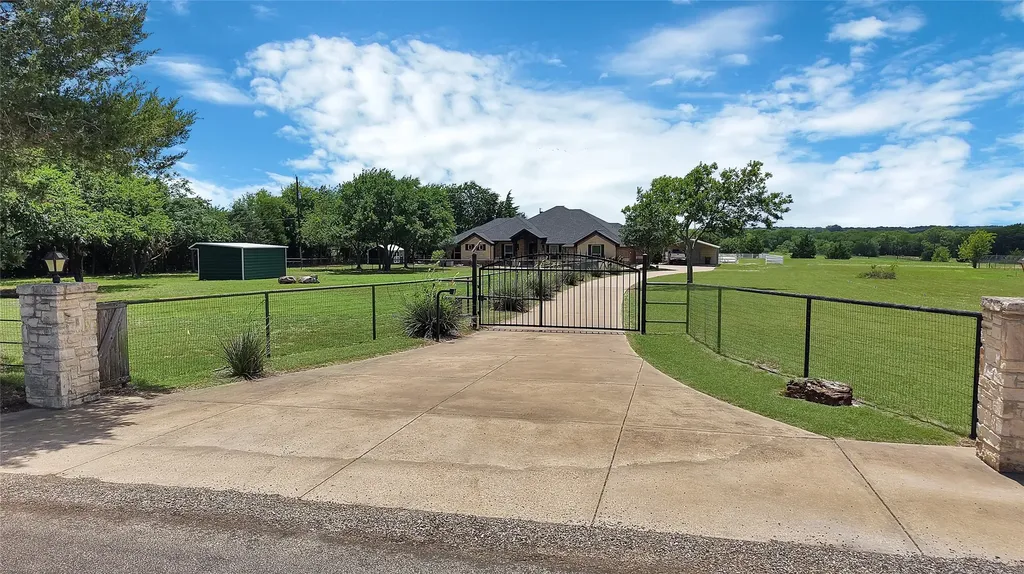411 N Oak Branch Road Waxahachie TX 75167