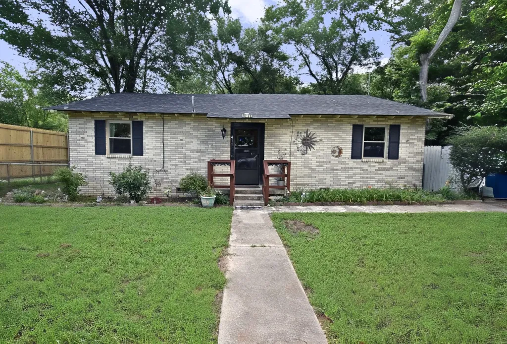 411 N Winnsboro Street Quitman TX 75783