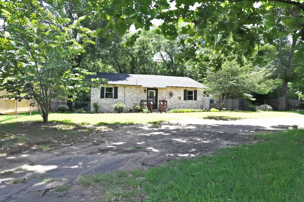 411 N Winnsboro Street Quitman TX 75783