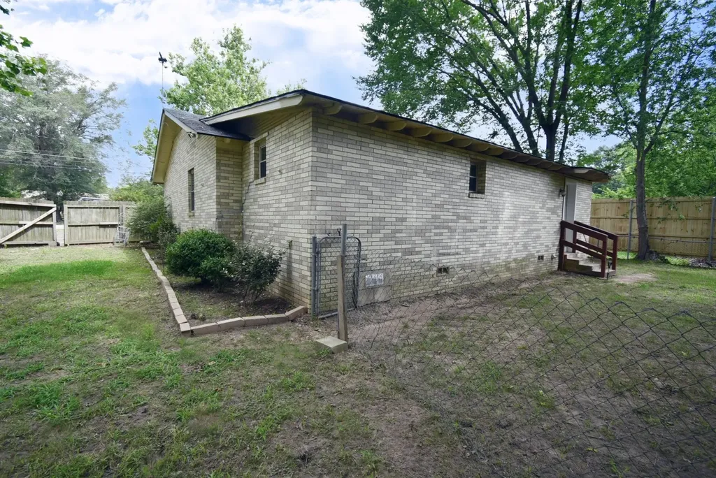 411 N Winnsboro Street Quitman TX 75783