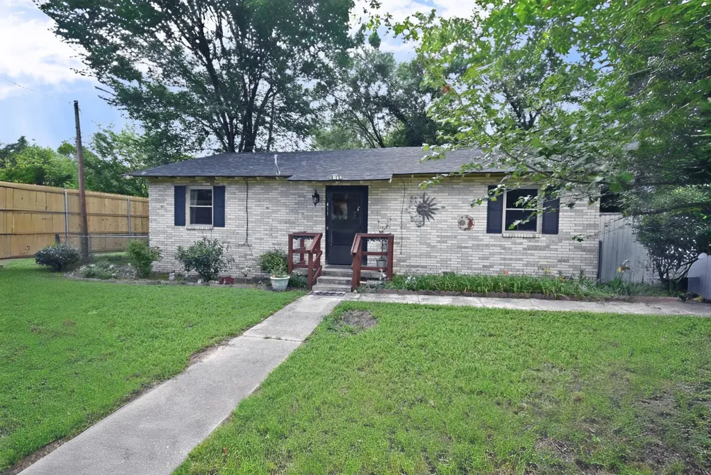 411 N Winnsboro Street Quitman TX 75783