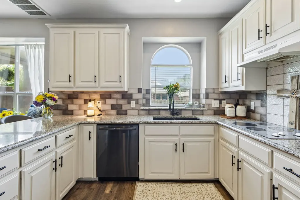 2813 Flint Rock Drive Fort Worth TX 76131