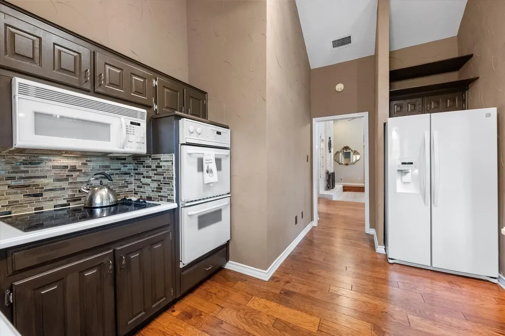 705 Kyle Drive Arlington TX 76011