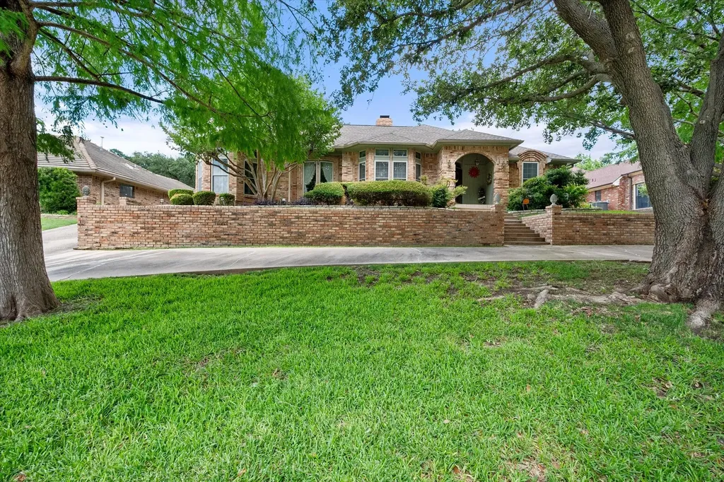 705 Kyle Drive Arlington TX 76011