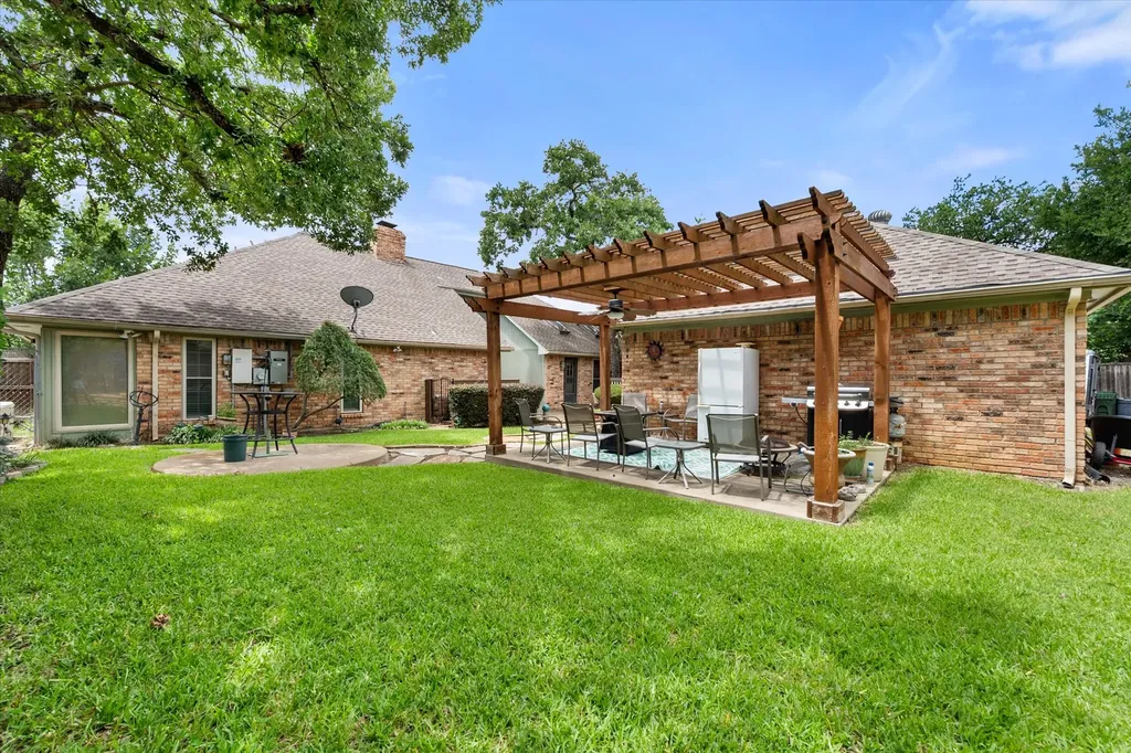 705 Kyle Drive Arlington TX 76011