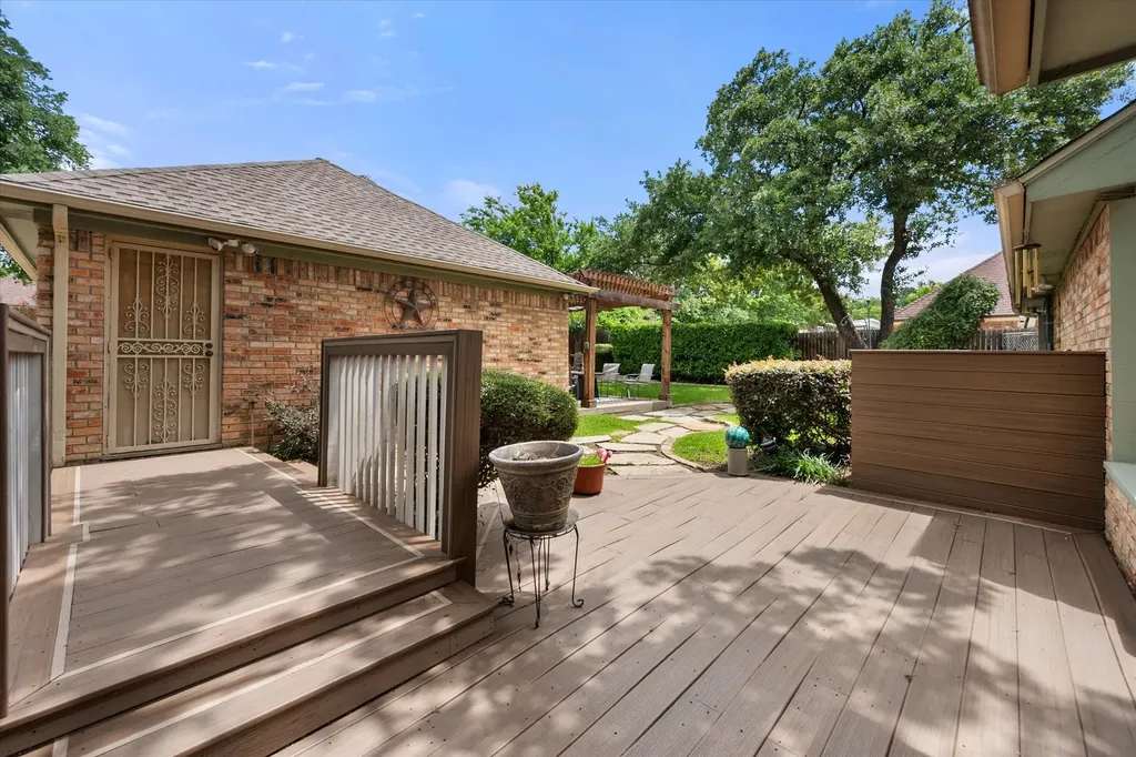 705 Kyle Drive Arlington TX 76011