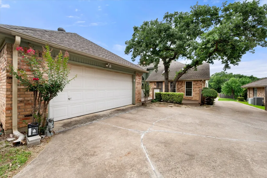 705 Kyle Drive Arlington TX 76011