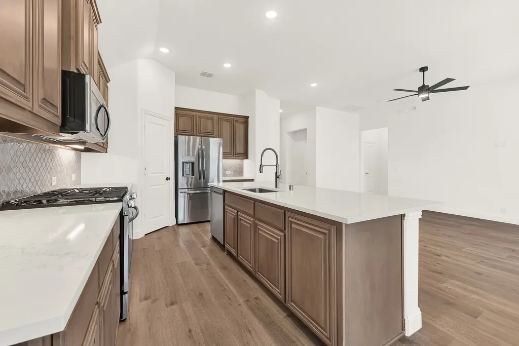 7312 Iris Road Aubrey TX 76227