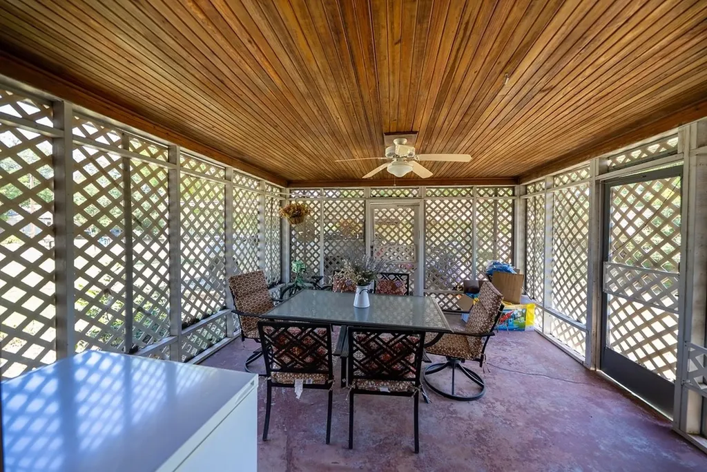 414 W Roberts Street Gorman TX 76454