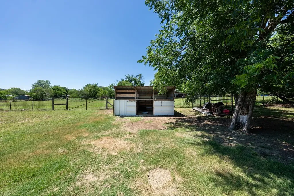 414 W Roberts Street Gorman TX 76454