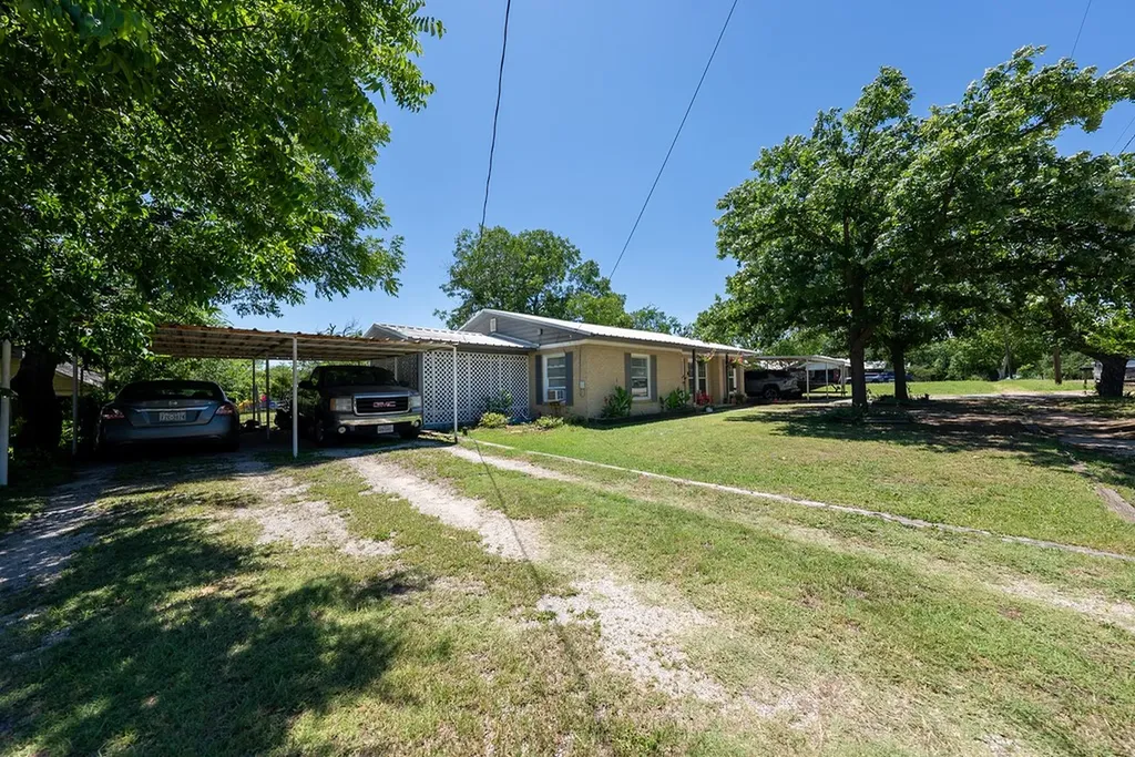 414 W Roberts Street Gorman TX 76454