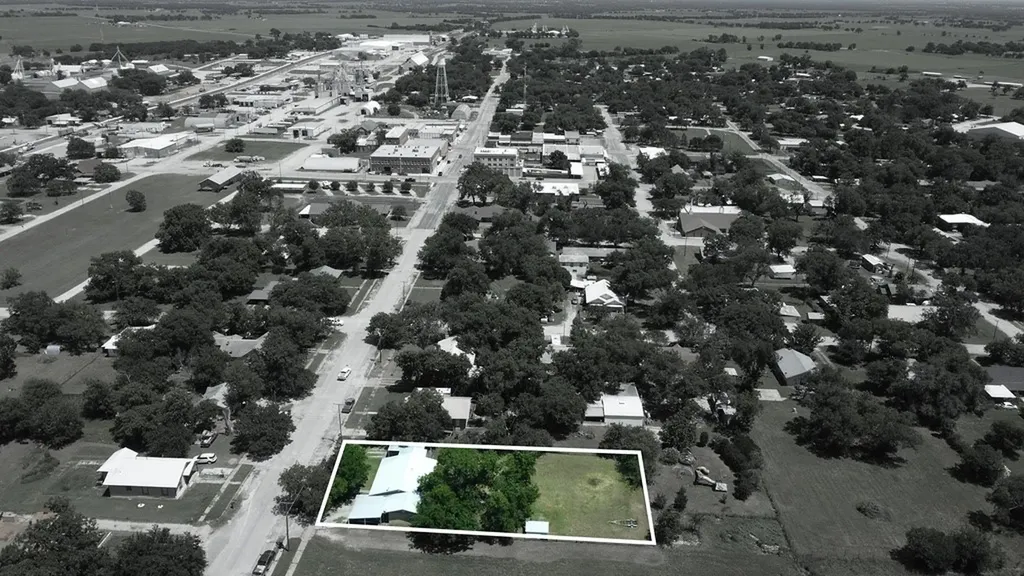 414 W Roberts Street Gorman TX 76454