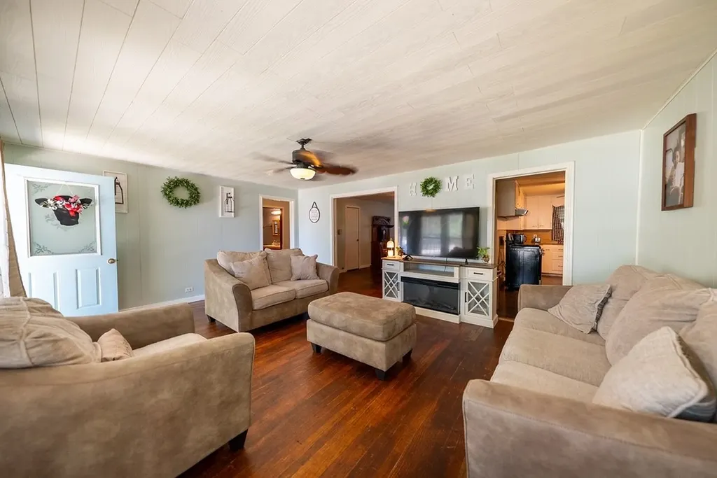 414 W Roberts Street Gorman TX 76454