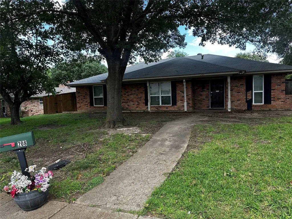 208 Connie Drive Desoto TX 75115