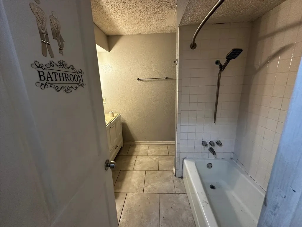 208 Connie Drive Desoto TX 75115