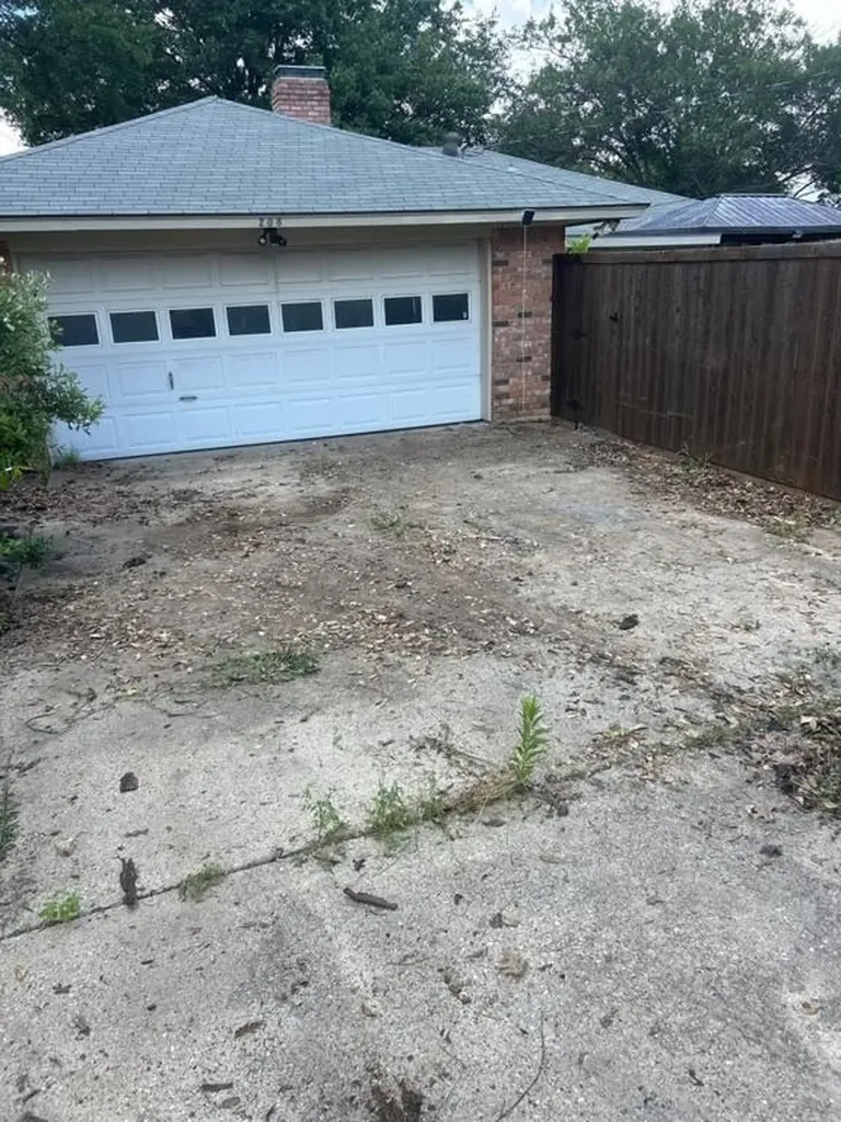 208 Connie Drive Desoto TX 75115
