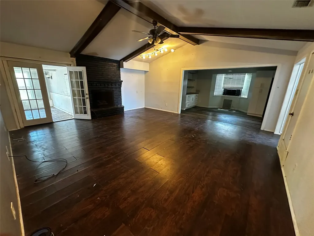 208 Connie Drive Desoto TX 75115