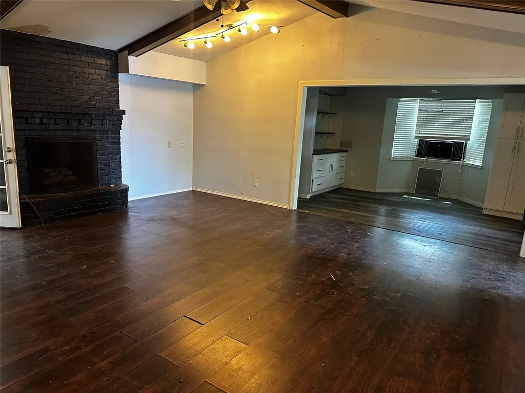 208 Connie Drive Desoto TX 75115