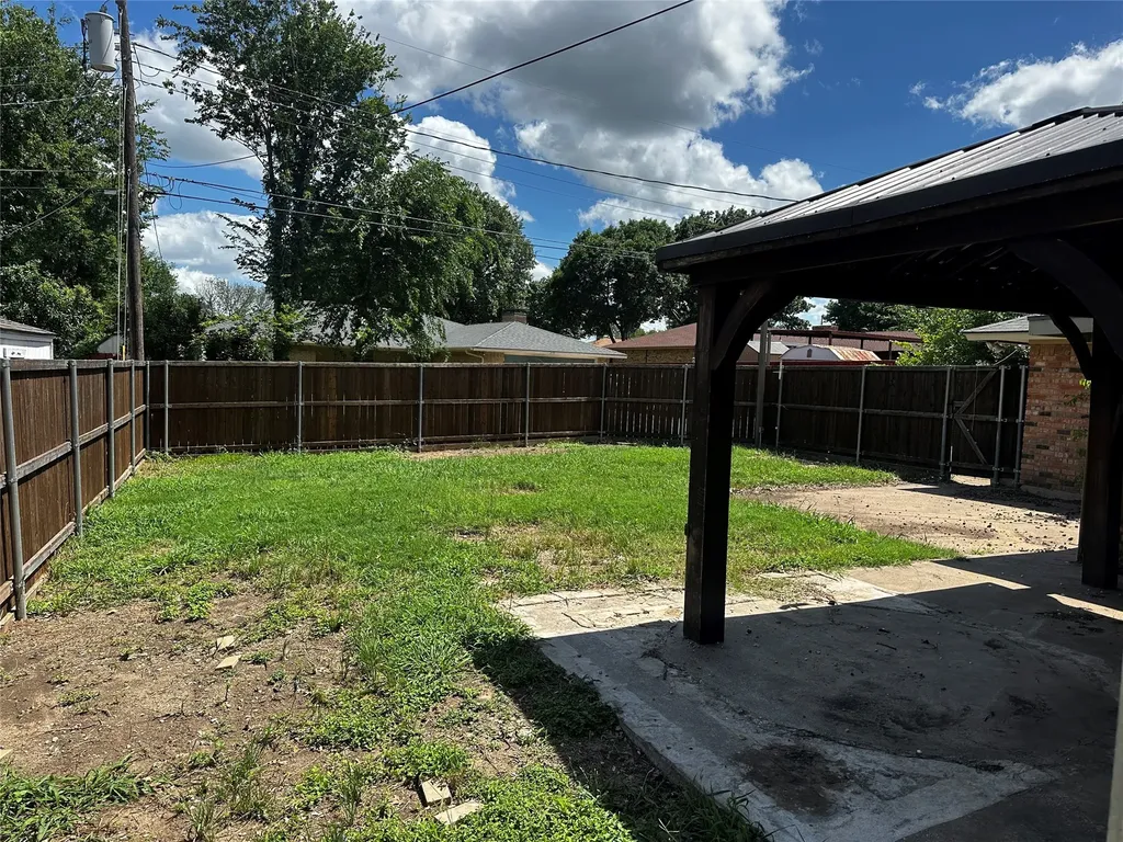 208 Connie Drive Desoto TX 75115