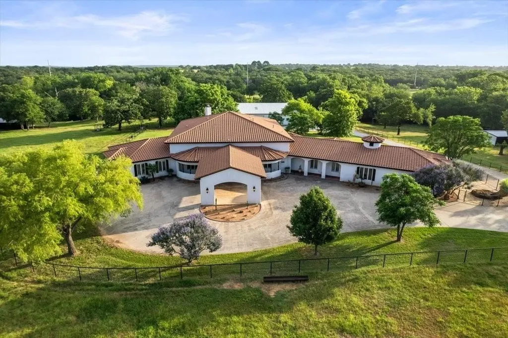 2108 W Sherman Drive Aubrey TX 76227