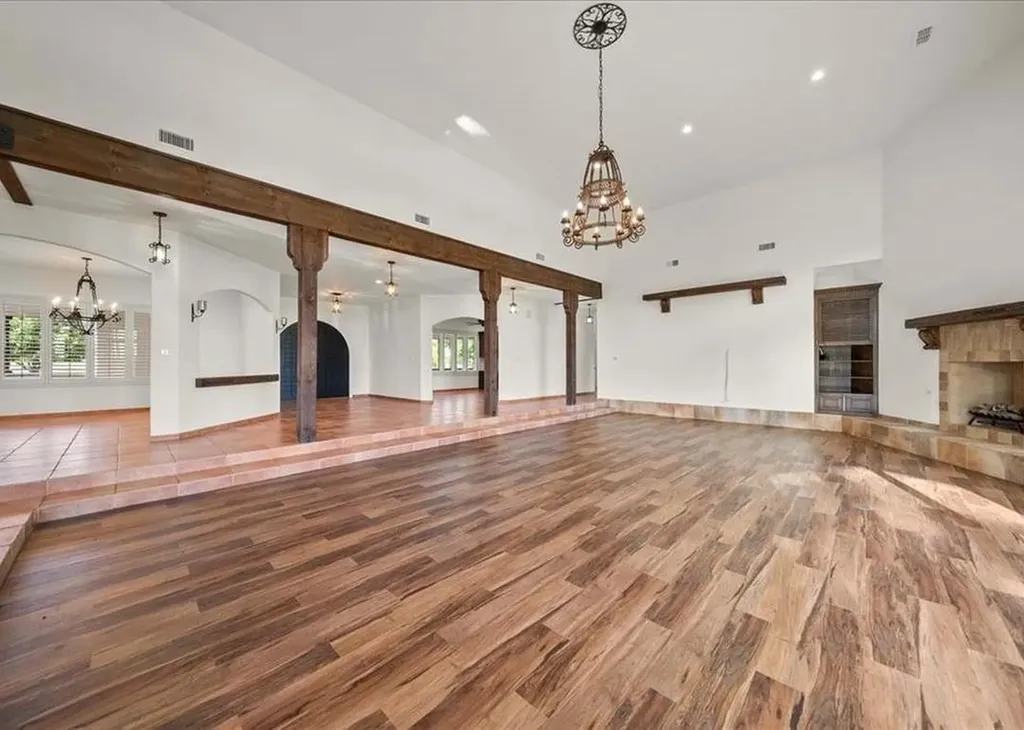 2108 W Sherman Drive Aubrey TX 76227