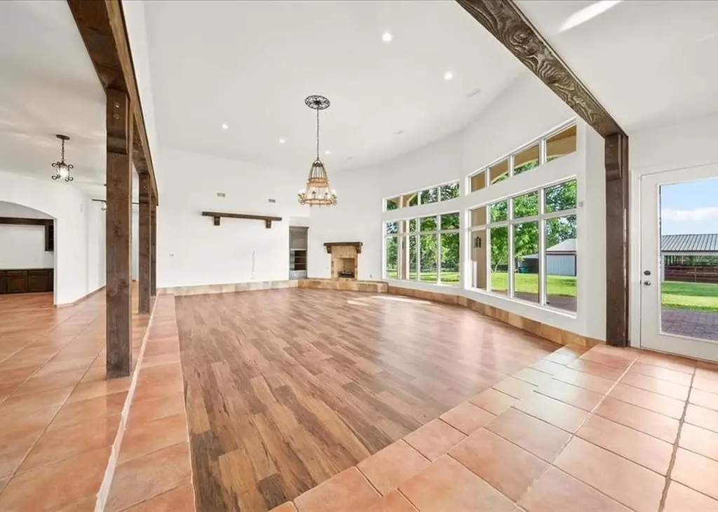 2108 W Sherman Drive Aubrey TX 76227