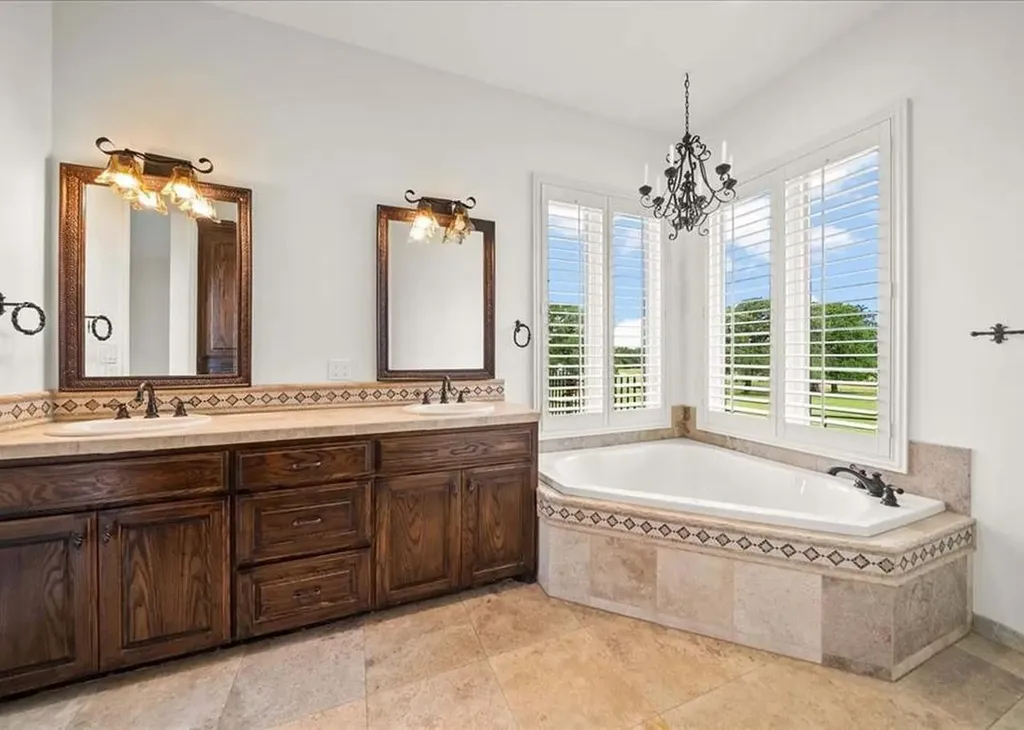 2108 W Sherman Drive Aubrey TX 76227