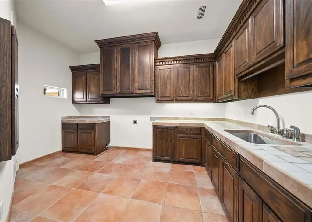 2108 W Sherman Drive Aubrey TX 76227