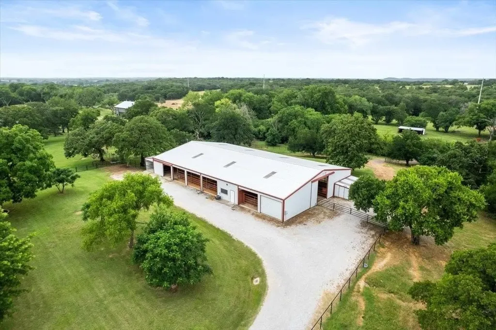 2108 W Sherman Drive Aubrey TX 76227