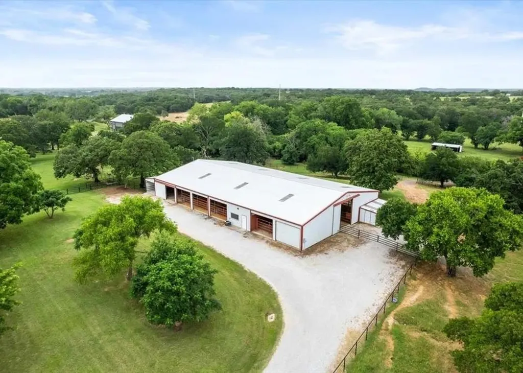 2108 W Sherman Drive Aubrey TX 76227