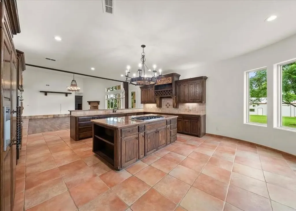 2108 W Sherman Drive Aubrey TX 76227