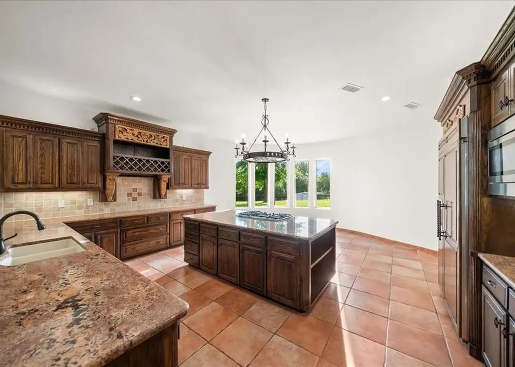 2108 W Sherman Drive Aubrey TX 76227