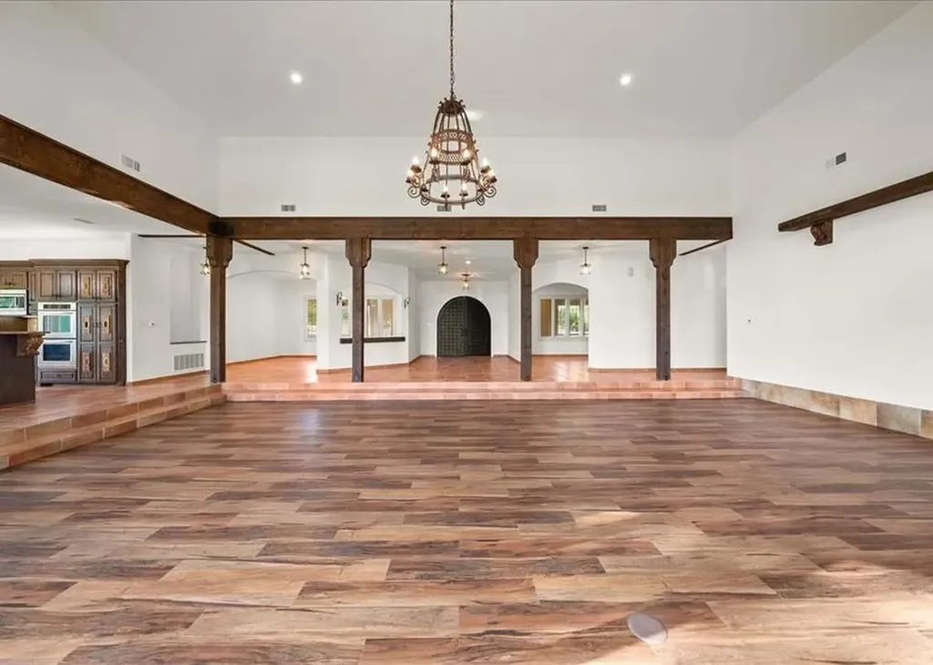 2108 W Sherman Drive Aubrey TX 76227