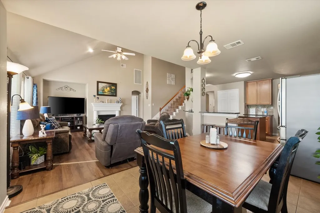 2739 Ferdinand Grand Prairie TX 75054