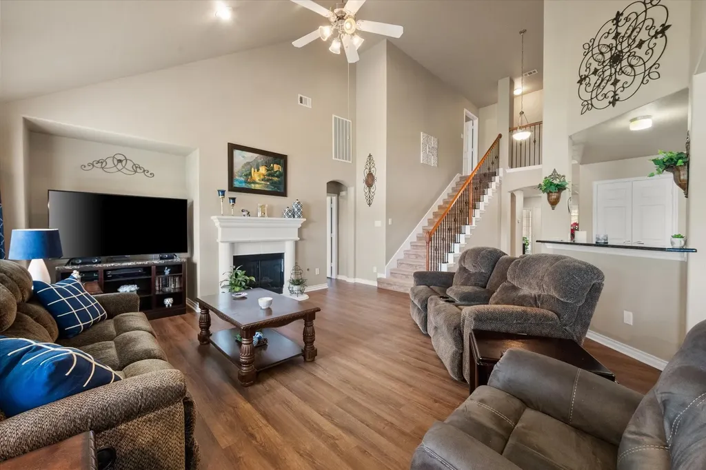 2739 Ferdinand Grand Prairie TX 75054
