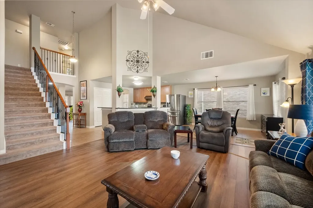 2739 Ferdinand Grand Prairie TX 75054