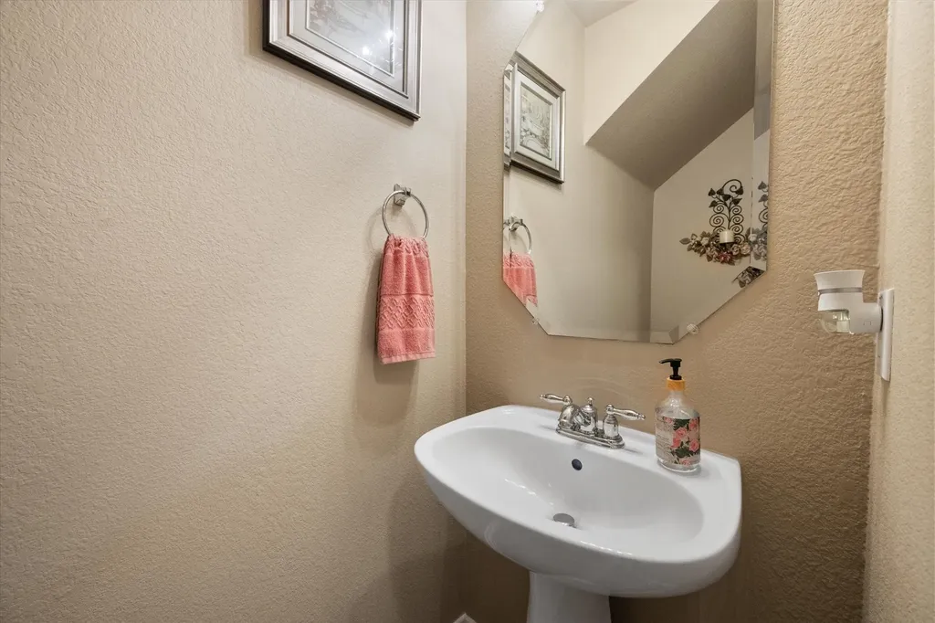 2739 Ferdinand Grand Prairie TX 75054