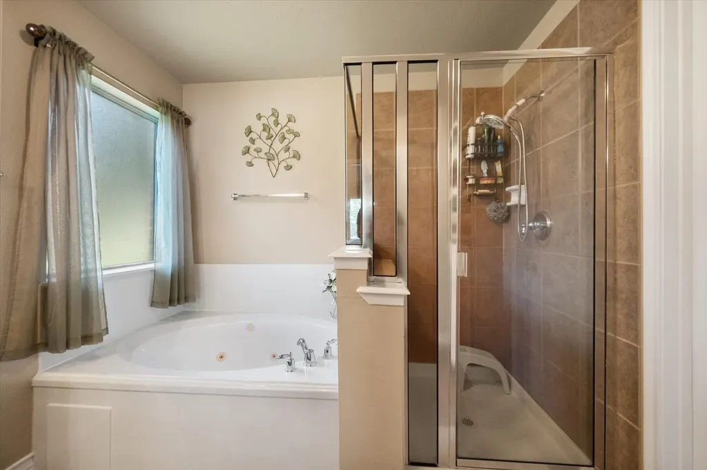 2739 Ferdinand Grand Prairie TX 75054