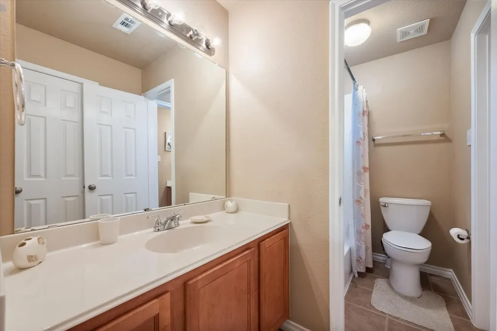 2739 Ferdinand Grand Prairie TX 75054