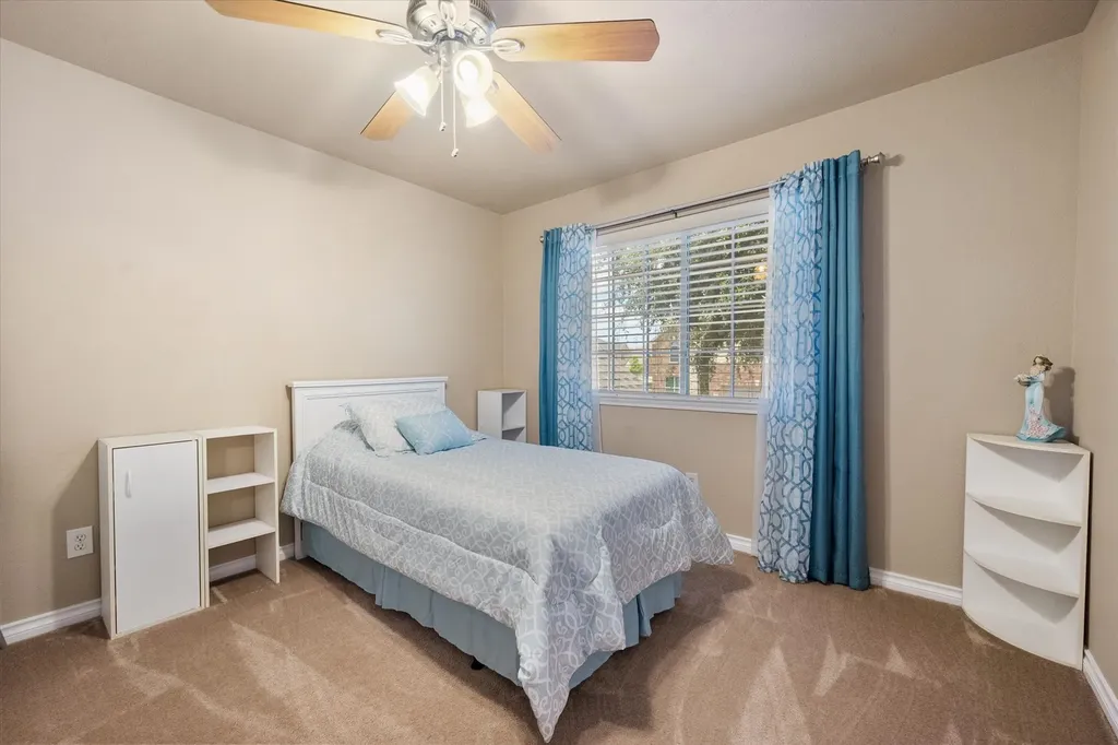 2739 Ferdinand Grand Prairie TX 75054