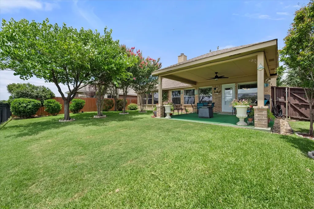 2739 Ferdinand Grand Prairie TX 75054