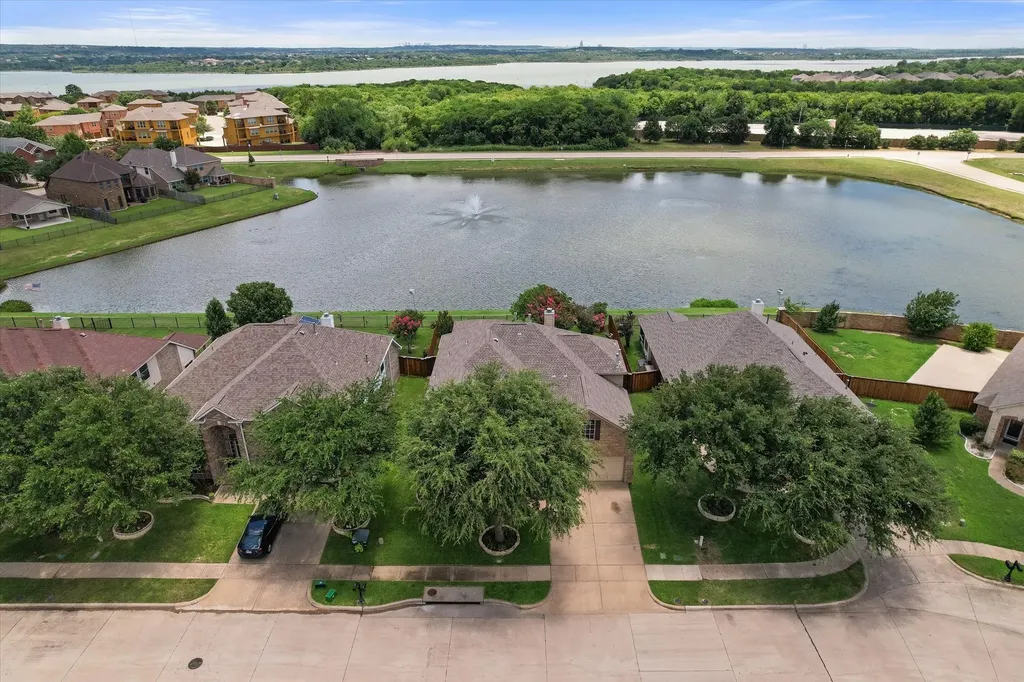2739 Ferdinand Grand Prairie TX 75054