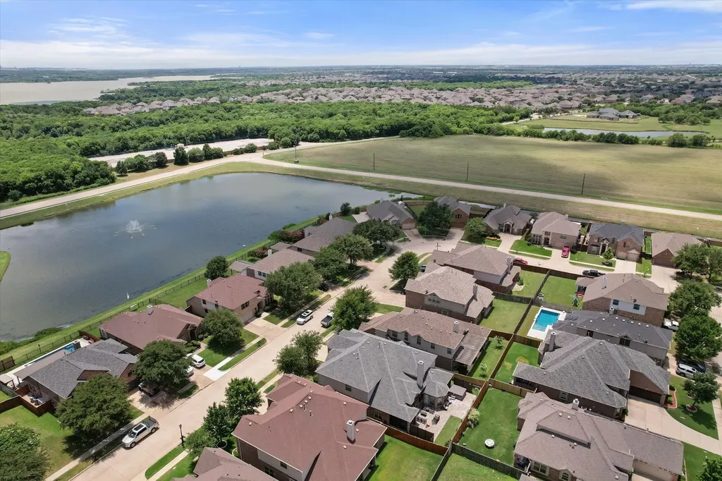 2739 Ferdinand Grand Prairie TX 75054