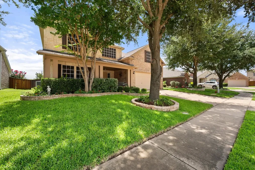 2739 Ferdinand Grand Prairie TX 75054