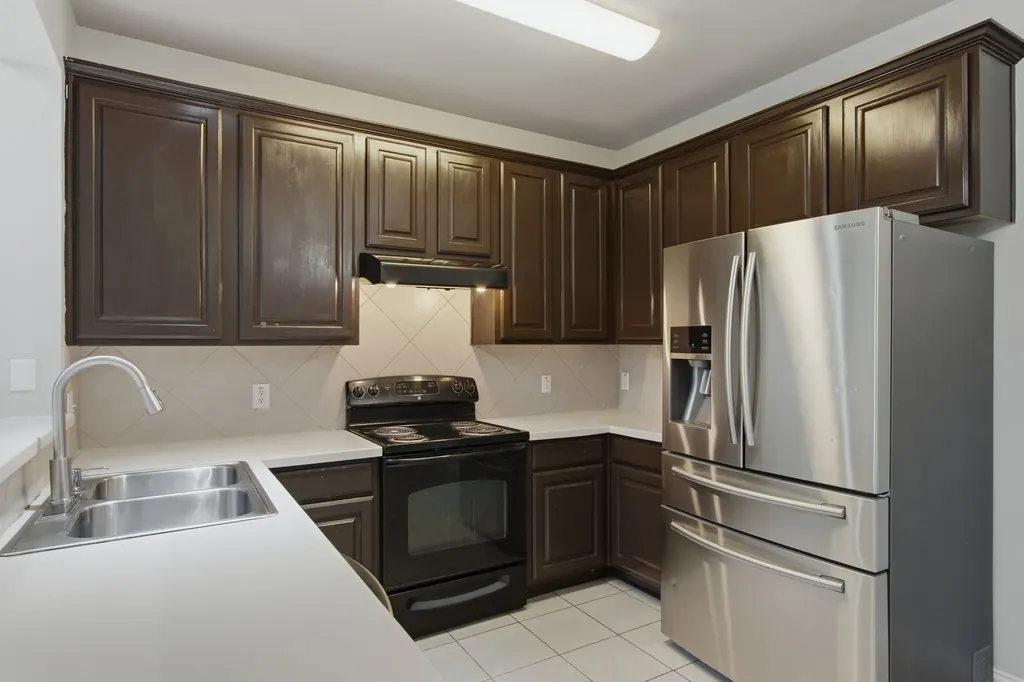 2202 Sandshell Street Bedford TX 76021