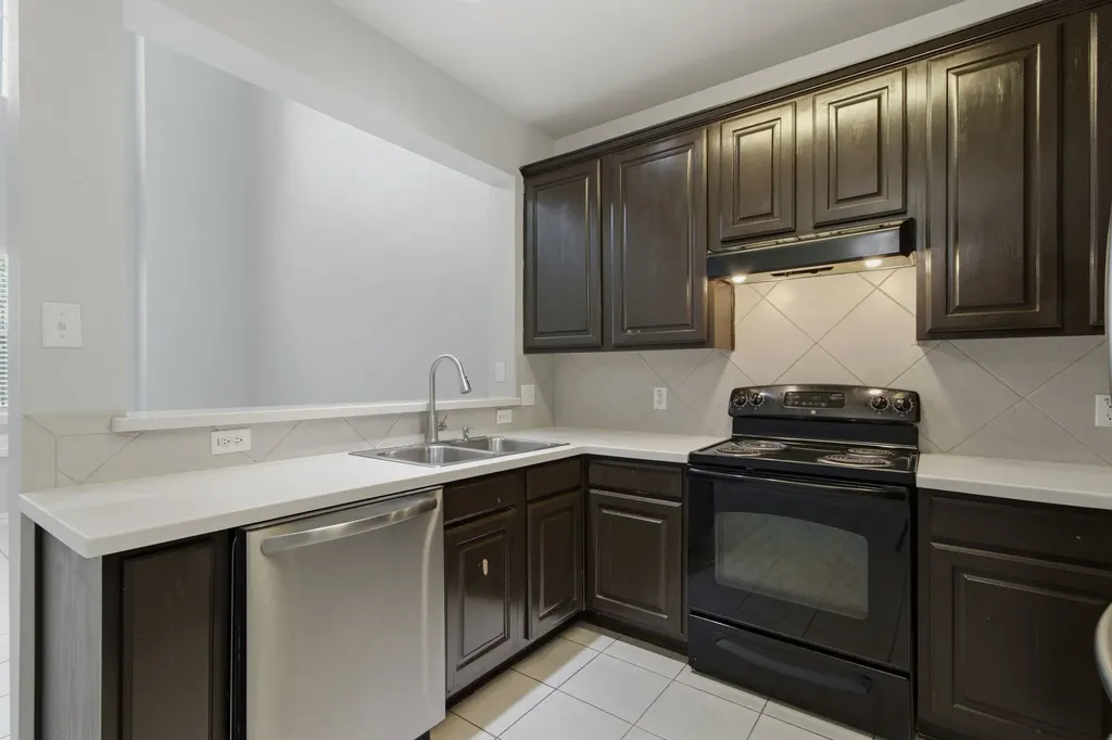 2202 Sandshell Street Bedford TX 76021