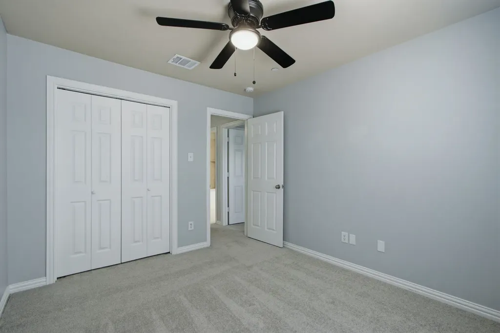 2202 Sandshell Street Bedford TX 76021