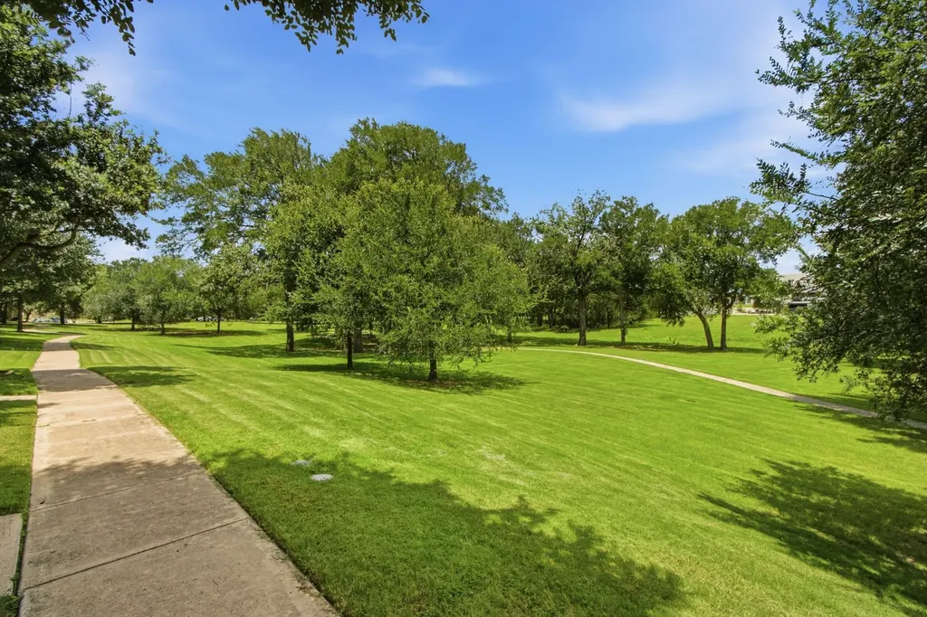 2202 Sandshell Street Bedford TX 76021