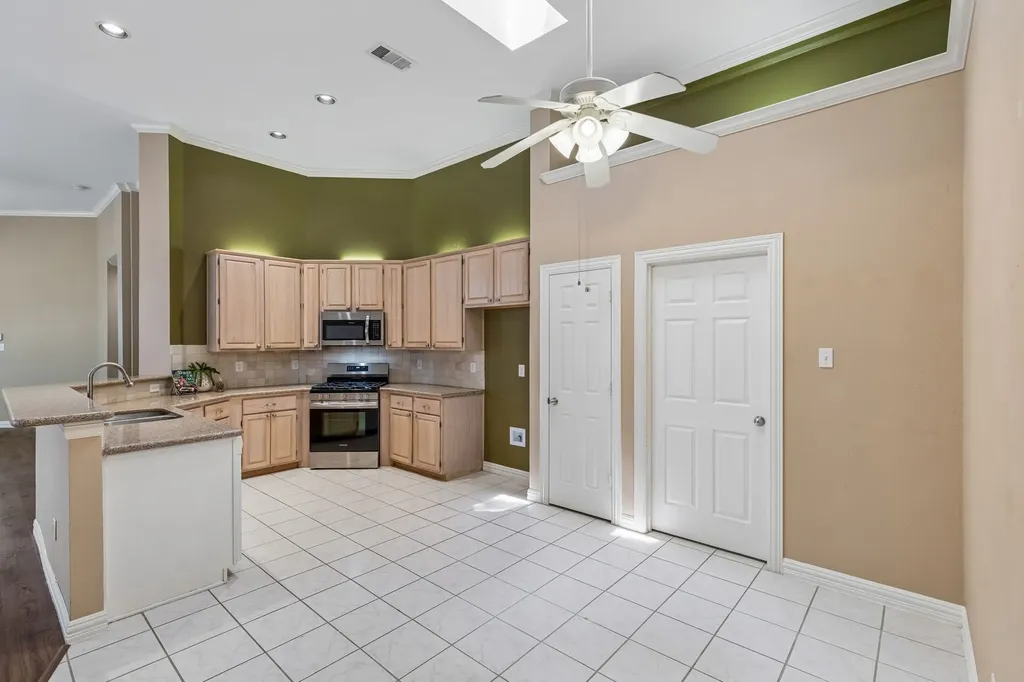 6852 High Field Trail Plano TX 75023